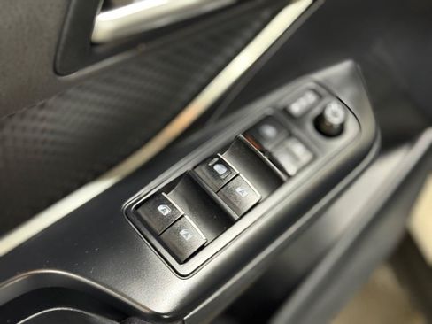 Used 2018 Toyota C-HR XLE FWD image 20
