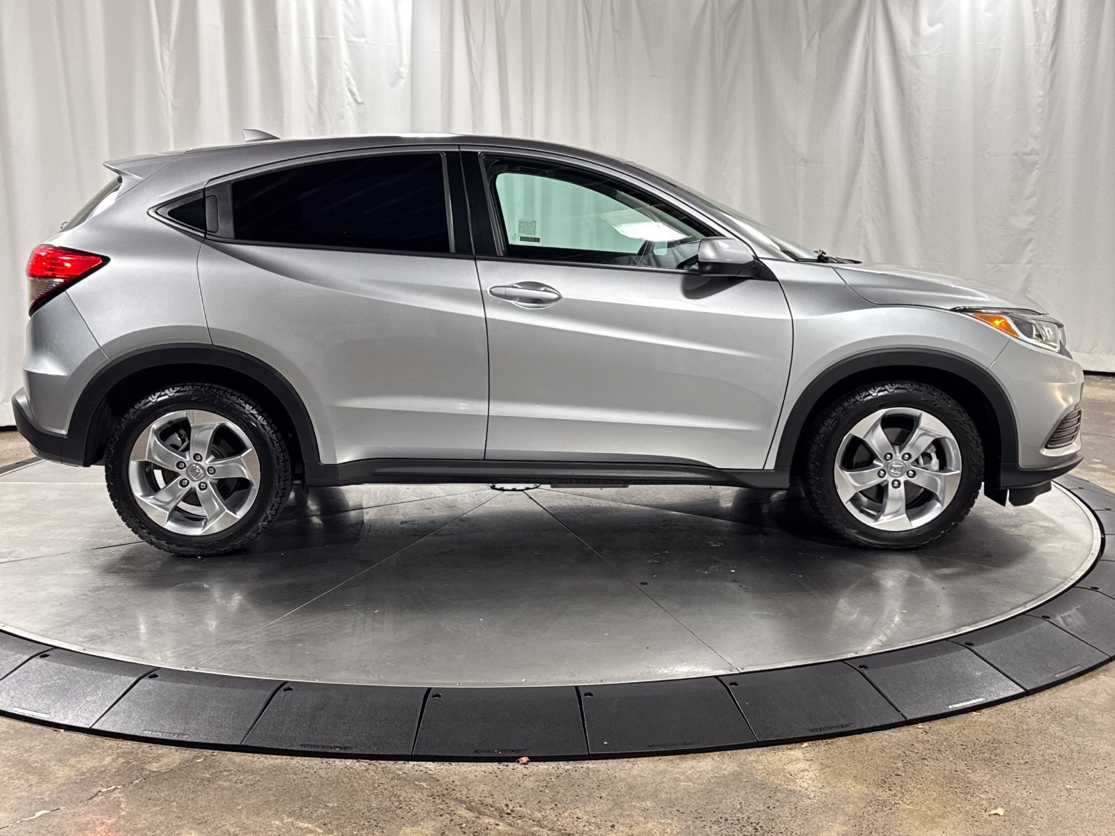 Certified 2019 Honda HR-V LX image 9