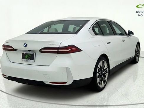 Used 2025 BMW 540i xDrive AWD/4WD image 6