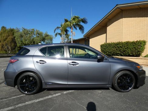 Used 2017 Lexus CT 200h image 6