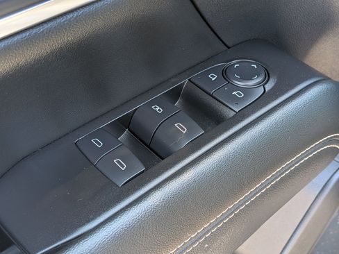 Used 2025 GMC Terrain Elevation AWD/4WD image 13