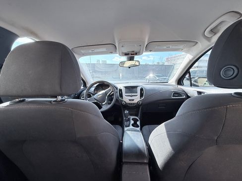 Used 2018 Chevrolet Cruze LS image 17