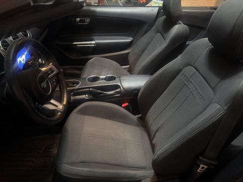 Used 2020 Ford Mustang Convertible RWD image 17