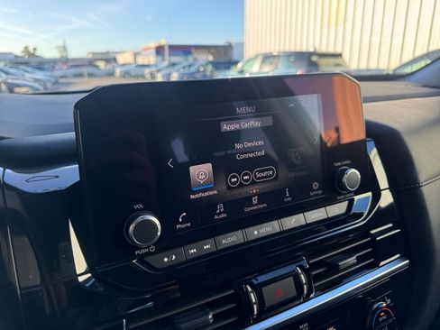 Used 2025 Nissan Pathfinder SV image 21