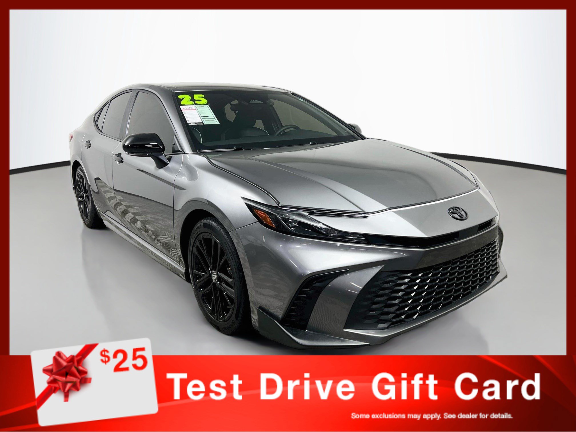 Used 2025 Toyota Camry SE FWD image 1