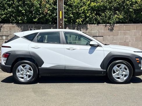 New 2027 Hyundai Kona SE FWD image 5