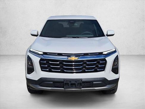 Used 2026 Chevrolet Equinox LT AWD/4WD image 2