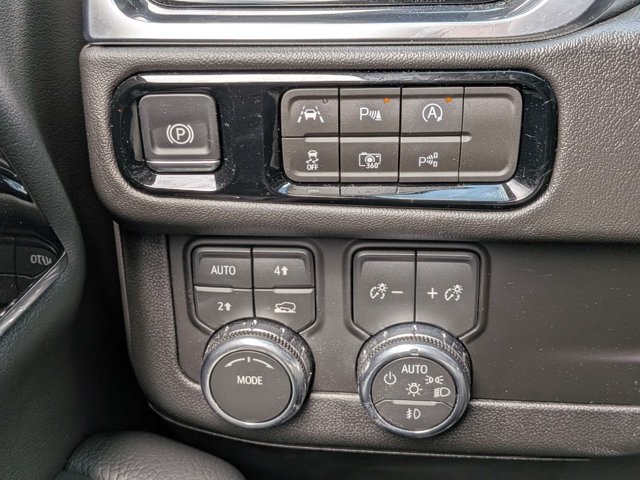 Used 2026 GMC Yukon Denali AWD/4WD image 26