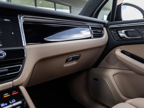 New 2026 Porsche Macan AWD/4WD image 28