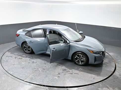Used 2024 Nissan Sentra SV image 57