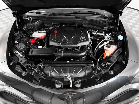 Used 2024 Alfa Romeo Stelvio Ti image 35