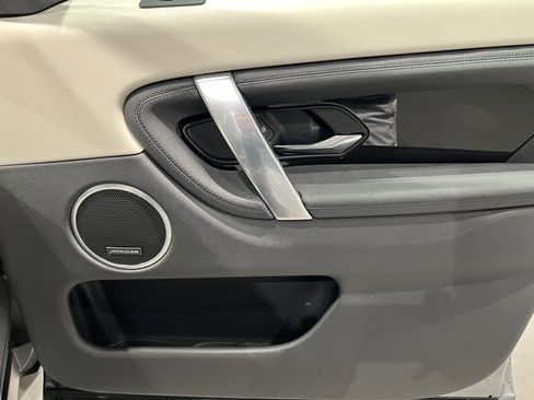 Used 2023 Land Rover Discovery Sport SE image 57