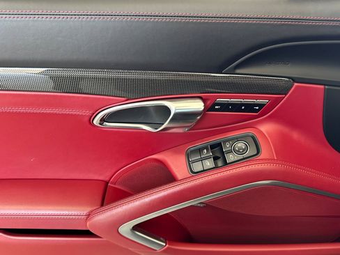 Used 2017 Porsche 911 Targa 4 GTS image 13