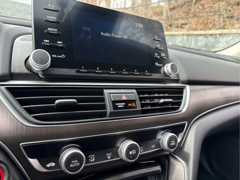 Used 2018 Honda Accord LX image 34