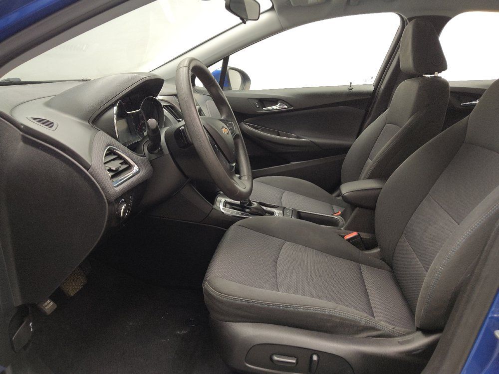 Used 2019 Chevrolet Cruze LT w/ Convenience Package FWD image 17