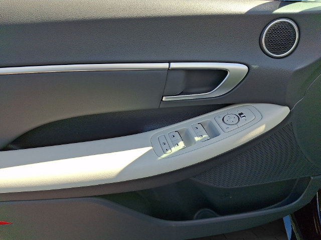Certified 2025 Hyundai Sonata SEL AWD/4WD image 8