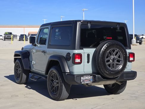 Used 2024 Jeep Wrangler Sport S image 6