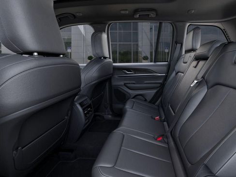 New 2025 Jeep Grand Cherokee Limited w/ Trailer Tow Package image 23