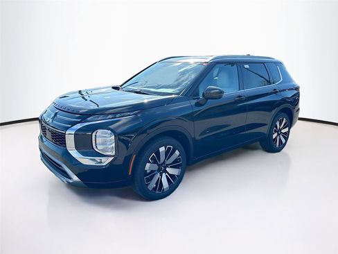 New 2026 Mitsubishi Outlander SEL image 3