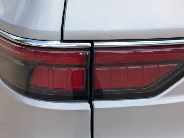 Used 2024 Jeep Wagoneer 4WD w/ Convenience Group I image 10
