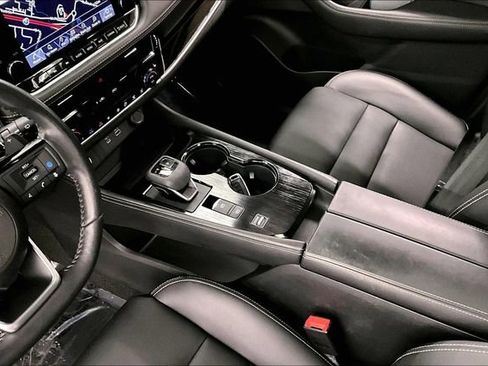 Used 2023 Nissan Rogue SL w/ SL Premium Package image 15