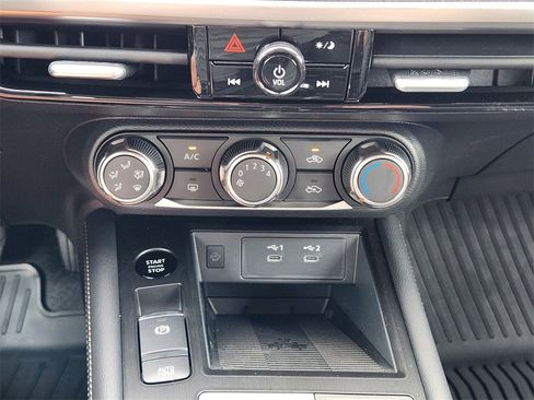 New 2025 Nissan Kicks SV image 14