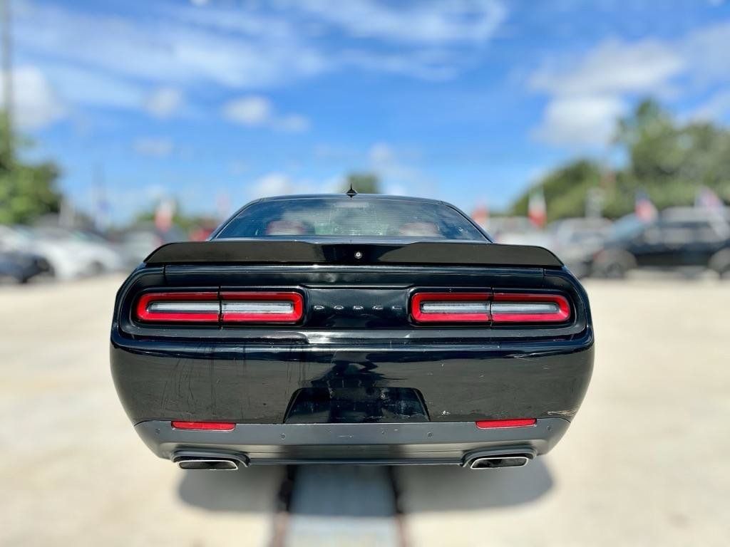 Used 2015 Dodge Challenger R/T Plus RWD image 7