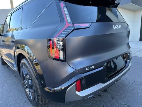 New 2026 Kia EV9 GT-Line image 9