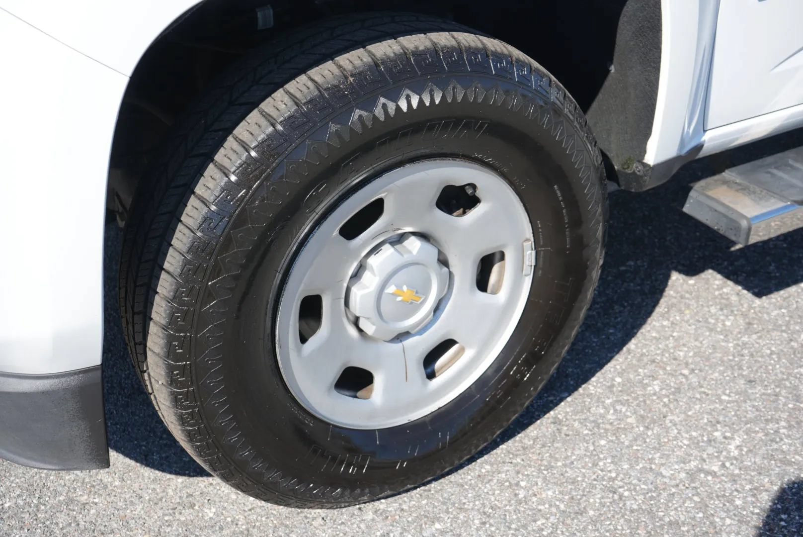 Used 2019 Chevrolet Colorado W/T RWD image 9