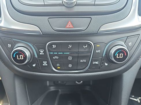 Certified 2018 Chevrolet Equinox Premier FWD image 26