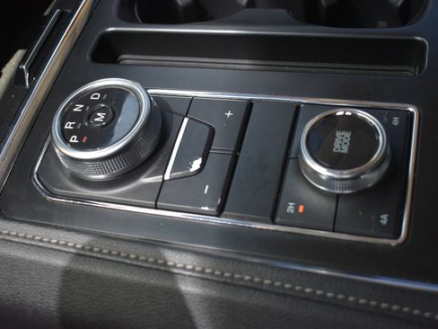 Used 2022 Ford Expedition XLT AWD/4WD image 33