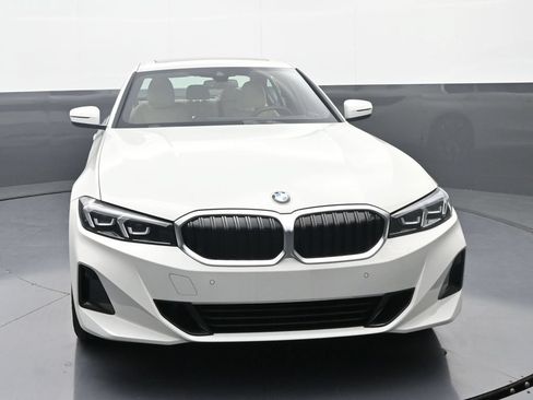 New 2025 BMW 330i xDrive Sedan w/ Convenience Package AWD/4WD image 2