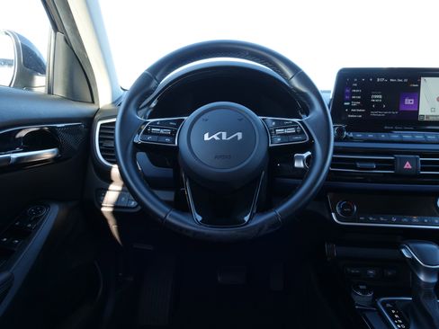 Used 2023 Kia Seltos S w/ Navigation Package image 20