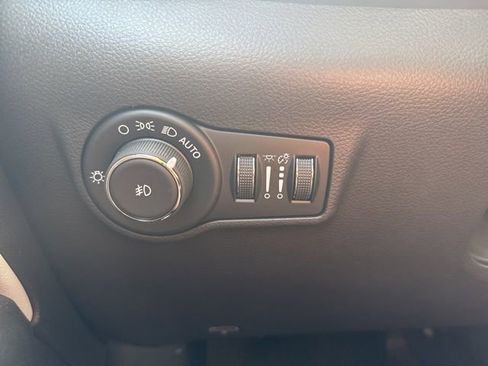 New 2025 Jeep Compass Limited w/ Sun & Sound Group image 11