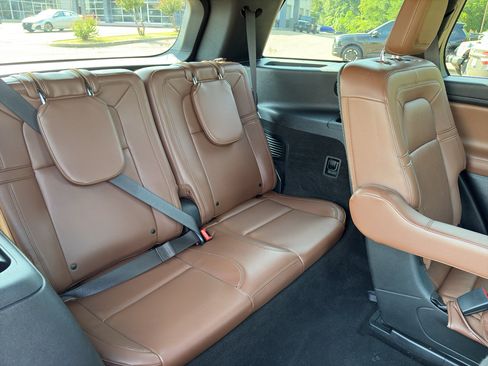 Used 2022 Lincoln Aviator Reserve w/ Elements Package Plus AWD/4WD image 16