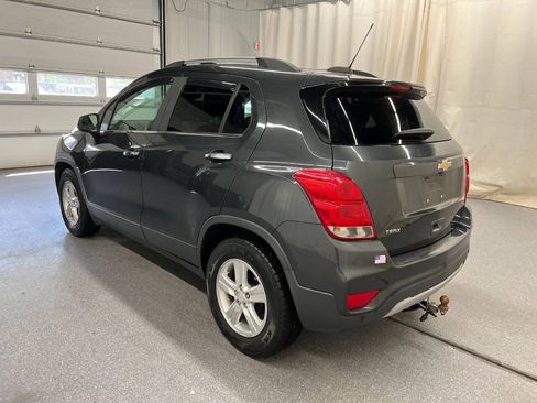 Used 2017 Chevrolet Trax LT w/ LT Convenience Package FWD image 6