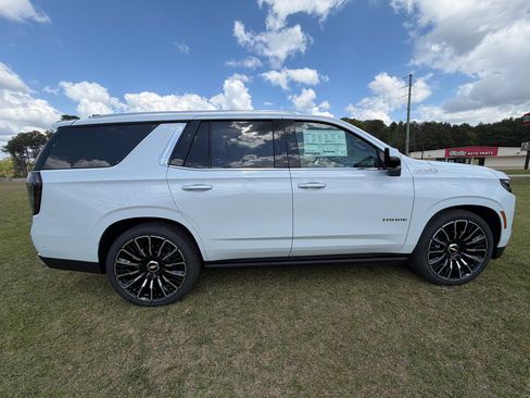 New 2026 Chevrolet Tahoe High Country AWD/4WD image 2