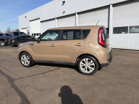 Used 2015 Kia Soul + image 13