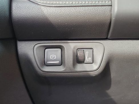 Used 2018 GMC Acadia SLT image 28