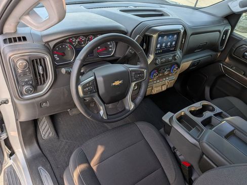 Used 2022 Chevrolet Silverado 1500 LT w/ Z71 Off-Road Package AWD/4WD image 12