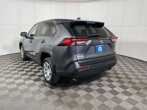 Used 2022 Toyota RAV4 LE AWD/4WD image 5