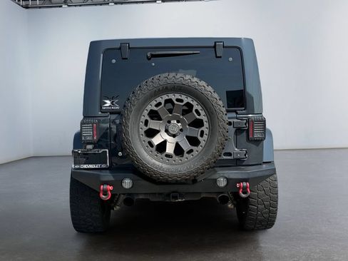 Used 2017 Jeep Wrangler Unlimited Sahara AWD/4WD image 4