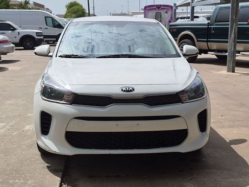 Used 2019 Kia Rio S FWD image 2