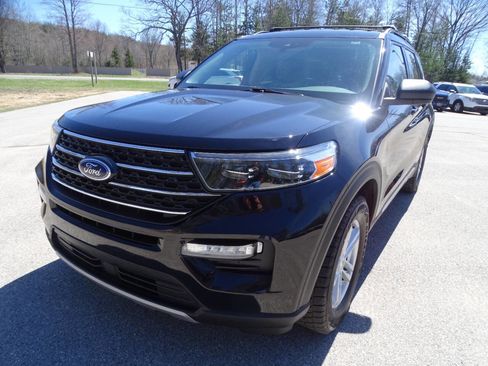 Used 2020 Ford Explorer XLT w/ Equipment Group 202A image 6