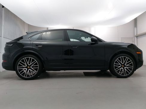 Used 2025 Porsche Cayenne Coupe w/ Premium Package Plus image 8