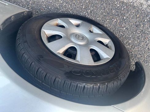 Used 2003 Toyota Camry LE image 9