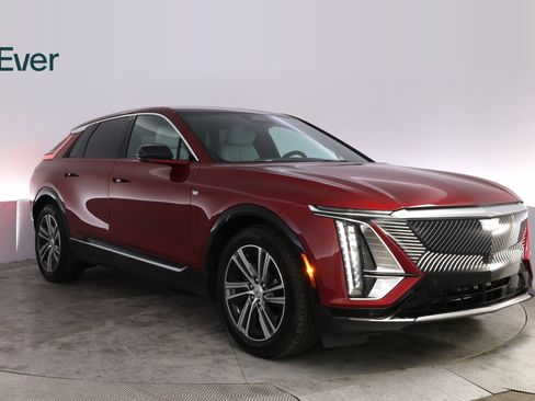 Used 2024 Cadillac Lyriq Luxury AWD/4WD image 13