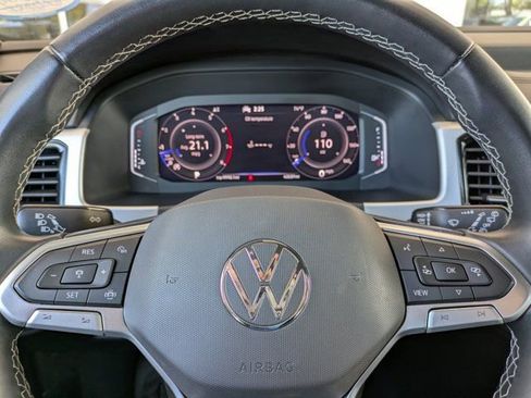 Used 2022 Volkswagen Atlas Cross Sport SE image 25