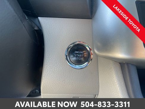 Certified 2017 Toyota Highlander Limited image 39