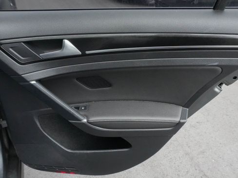 Used 2019 Volkswagen Golf 4-Door AWD/4WD image 28